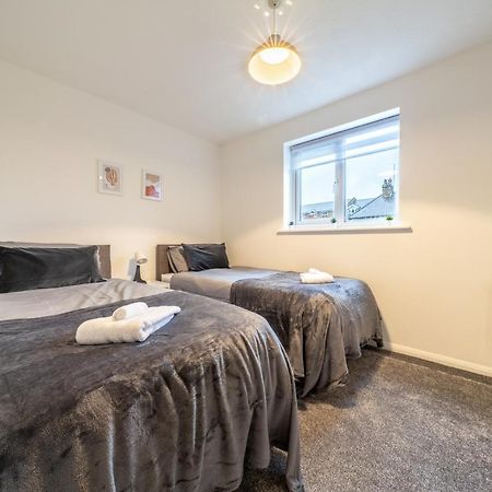 Luxury 2 Bed Apartment Stansted Airport Bishops Stortford ビショップス・ストートフォード エクステリア 写真