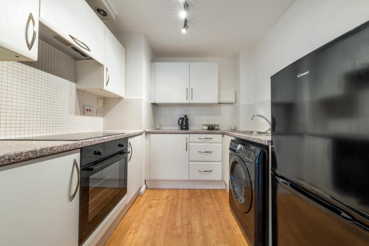 Luxury 2 Bed Apartment Stansted Airport Bishops Stortford ビショップス・ストートフォード エクステリア 写真